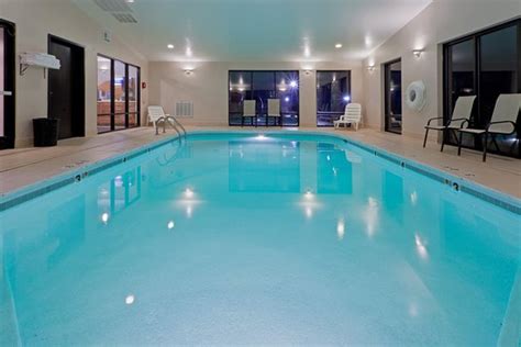 HOLIDAY INN EXPRESS CHARLESTON - SOUTHRIDGE $117 ($̶1̶2̶7̶) - Updated 2020 Prices & Hotel ...