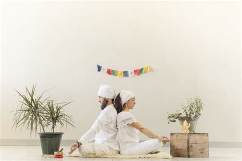 8 Kundalini Yoga Benefits: Everything You Need To Know ...