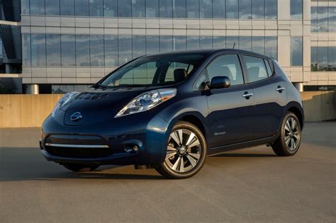 2016 Nissan LEAF Review - CarsDirect