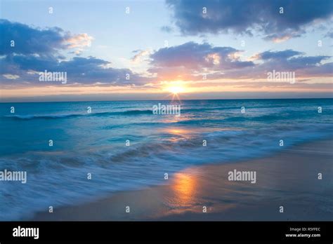 Sunrise, South Beach, Miami, Florida, USA Stock Photo - Alamy