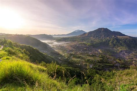 Sunrise over Pinggan Village in Bali: An experience you can't miss ...