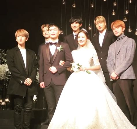 EXO's Chanyeol sings 'Everglow' at his sister Park Yoora's wedding | allkpop