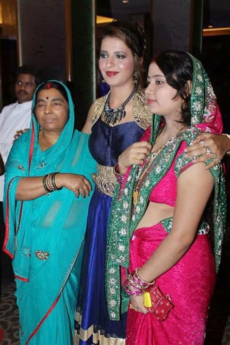 Pawan singh Wife Neelam Photo - Bollywood News, Bhojpuri News, Bollywood Movie Review, Bhojpuri ...