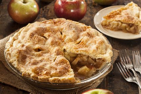 Holiday Apple Pie - Oliver's Markets