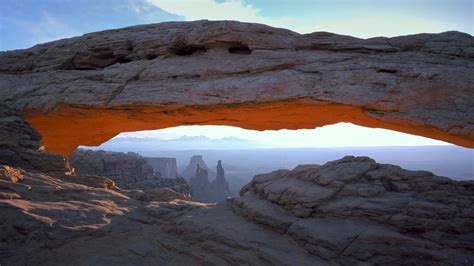 Mesa Arch Trail (U.S. National Park Service)