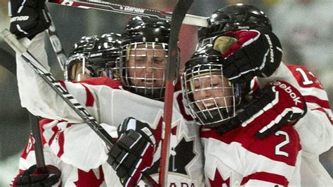 Canada defeats U.S. for women's world hockey crown - The Globe and Mail