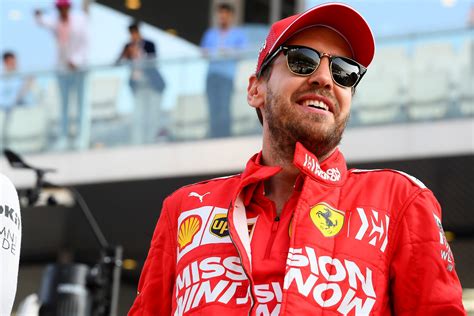 Vettel jokes about Ferrari exit rumours