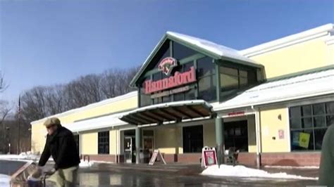 Hannaford customers get free groceries after system crashes