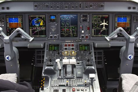 E175 A4O-EB cockpit | Flickr - Photo Sharing!