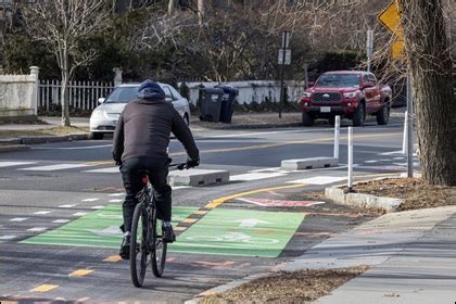 Brattle Street Two-Way Bike Lane Now Extends to Mount Auburn Street