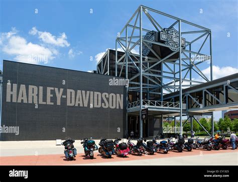 Milwaukee harley davidson museum hi-res stock photography and images ...