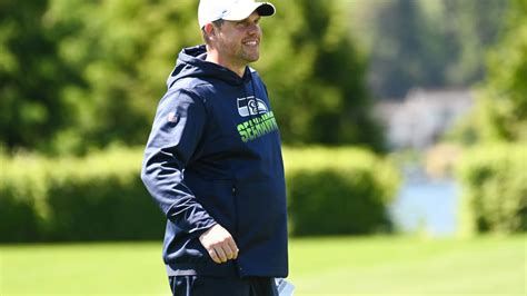 New OC Shane Waldron Talks Tempo, Calling Plays & More After First Week Of Seahawks Training Camp