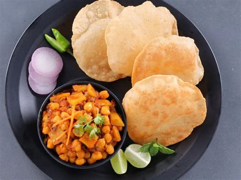 Exploring Delicious Chole Bhature Punjab Style - Hogr Blog