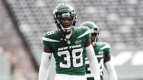 Jets Sign Lamar Jackson to Active Roster, Place WR Chris Hogan on Injured Reserve