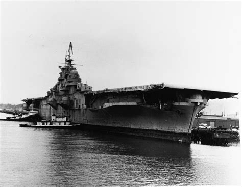 Aircraft Carrier Photo Index: USS BUNKER HILL (CV-17)