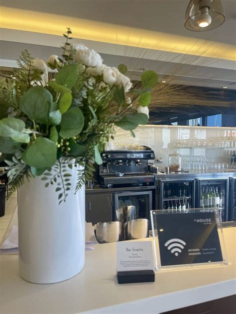 Lounge review: The antidote to Qantas' Chairman’s Lounge