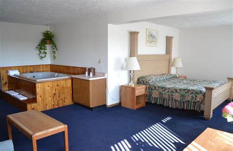 Sky Lodge Inn & Suites (Delavan, WI) - Resort Reviews ...