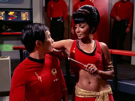 Star Trek Frequencies Open - The Uhura Breakdown - Bell of Lost Souls