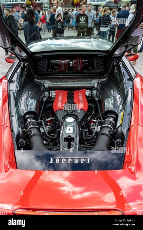 Ferrari engine bay hi-res stock photography and images - Alamy