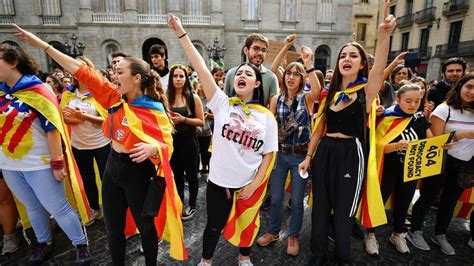 Catalonia's bid for independence from Spain explained - BBC News