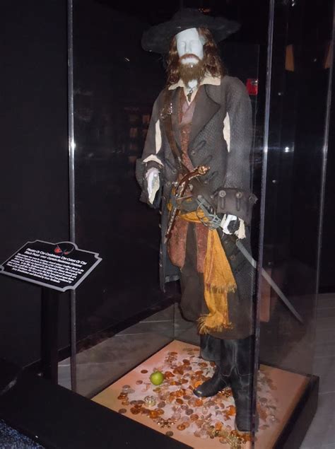 Hollywood Movie Costumes and Props: Captain Barbossa costume from Pirates of the Caribbean ...