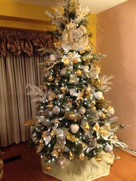 Christmas Tree, Gold, Silver, white Arbol de Navidad en Dorado, Plateado y Bl… | Christmas tree ...