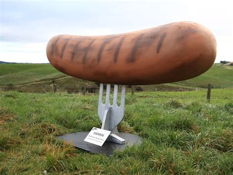 Radio hosts unveil big sausage in Tuatapere - Life & Style - NZ Herald ...