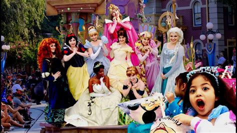 Disney Princess Parade at Disneyland Park CA - YouTube