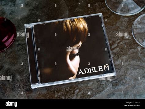 Adele album 19 hi-res stock photography and images - Alamy