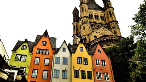 Cologne Sightseeing: The Best Places to Visit in Cologne - Robe trotting