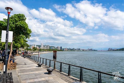 淡水金色水岸 | 假日休閒好去處，極度浪漫淡水河畔，騎車、漫步還能搭船去八里～ | 捲毛阿偉