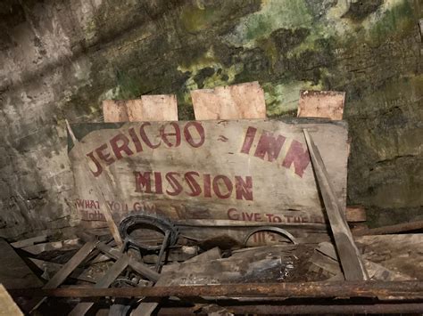 A Complete Guide to the 2 Best Seattle Underground Tours in 2024 - CS Ginger Travel