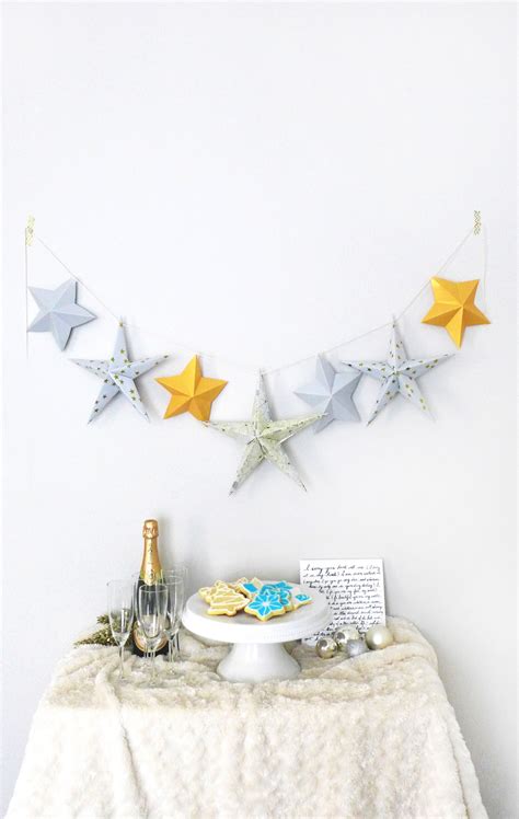 Origami Star Paper Garland Tutorial | Simple Holiday Wall Decoration