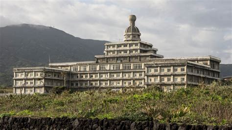 The Rise and Unravelling of the Hachijo Royal Hotel - RIDGELINEIMAGES.com