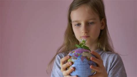 8 World Map Kids Names Stock Video Footage - 4K and HD Video Clips | Shutterstock