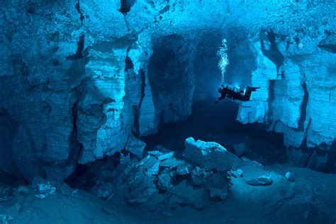 Amazing underwater caves that will mesmerize you - Travel Base Online