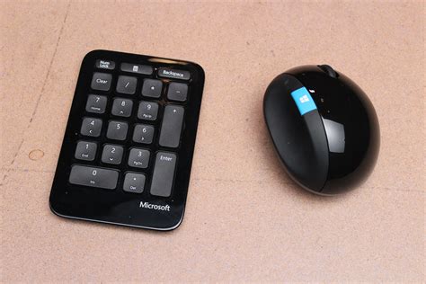 Microsoft Sculpt Ergonomic Keyboard review: Smart design, steep learning curve - Gigarefurb ...