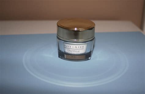 Estée Lauder DayWear 'cucumber moisturizer' - Kbeauty Bee