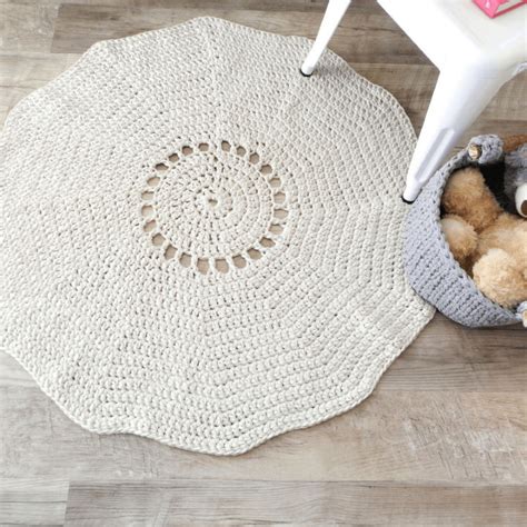 15 Free Crochet Round Rug Patterns | Crochet Circle Rug Pattern