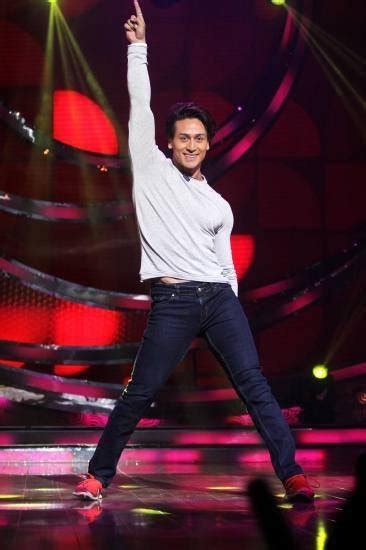 Tiger Shroff On Dance Stage - JattDiSite.com