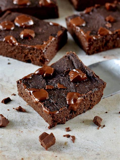 Vegan Black Bean Brownies (Easy Recipe) - Elavegan