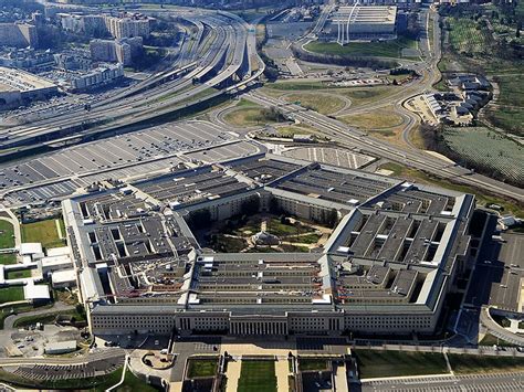 Pentagon Plans to Repeal Its Ban on Transgender Troops