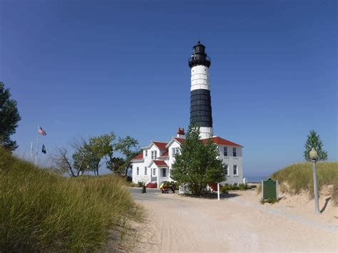 Ludington Lighthouse Hike - Ludington 1streetover travel