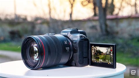 Canon R5 review: An 8K powerhouse camera that’s not for everyone