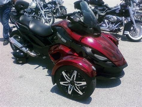 Can Am Spyder with custom paint job. - via @WinObs | Can am spyder, Custom paint jobs, Can am