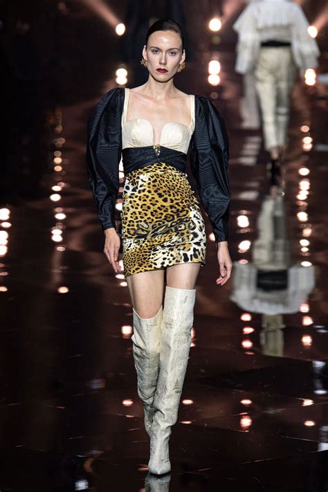 Roberto Cavalli Spring 2023 collectionFashionela