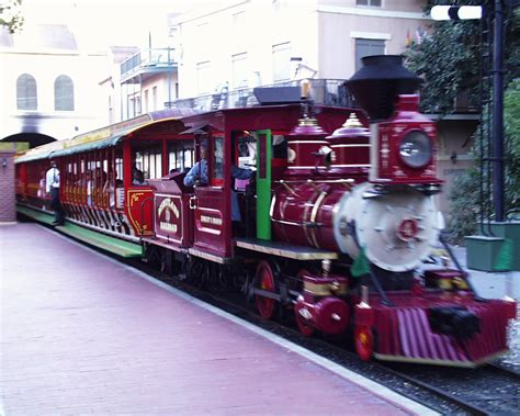 Main Street USA: Disneyland Railroad