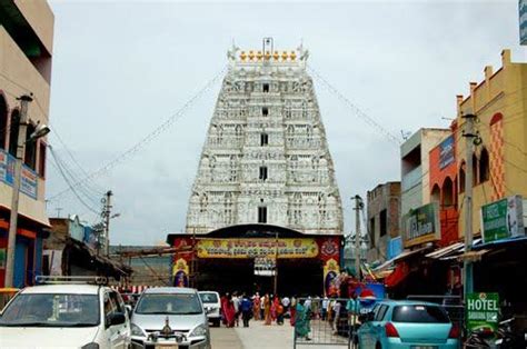 LORD TIRUPATI BALAJI: ***Sri Padmavathi Ammavari Temple ***Legend ...