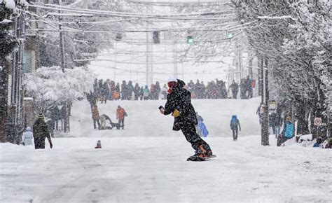 The Seattle Snow Has Unleashed the City's Adventurous Spirit