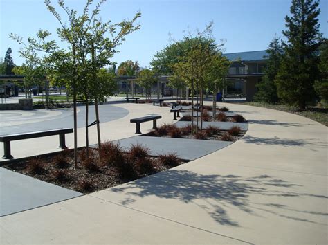 Redwood Middle School Entry | GSM landscape architects, inc.